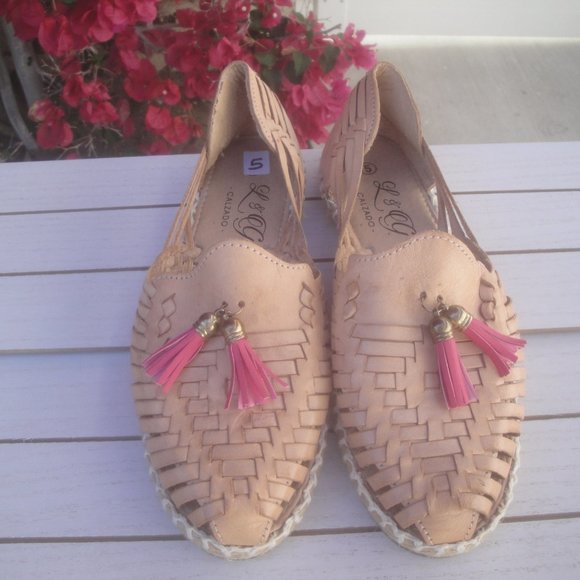 Leather Huarache Style Shoes--Espadrille heels--2 pink leather tassels Size 5 - Picture 3 of 7